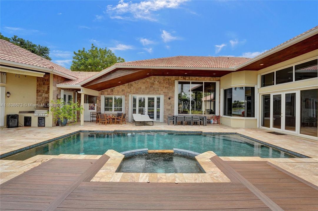 For Sale: $2,900,000 (7 beds, 5 baths, 5042 Square Feet)