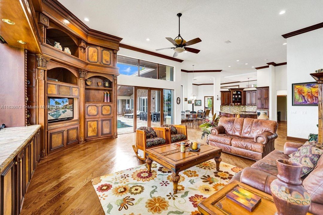 For Sale: $2,900,000 (7 beds, 5 baths, 5042 Square Feet)