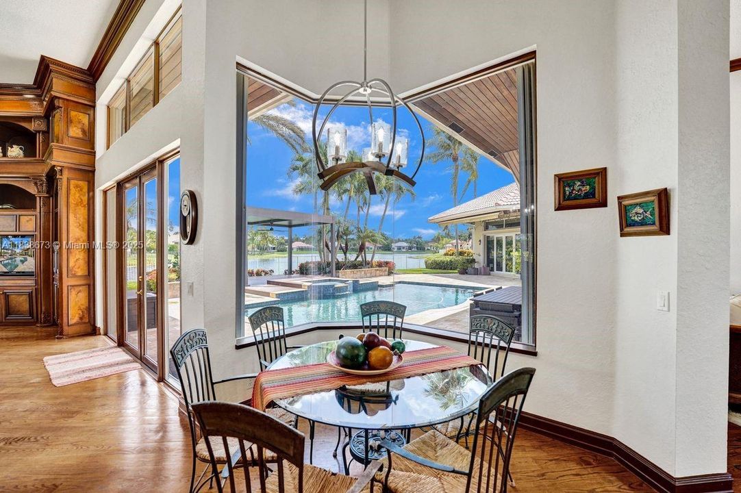 For Sale: $2,900,000 (7 beds, 5 baths, 5042 Square Feet)