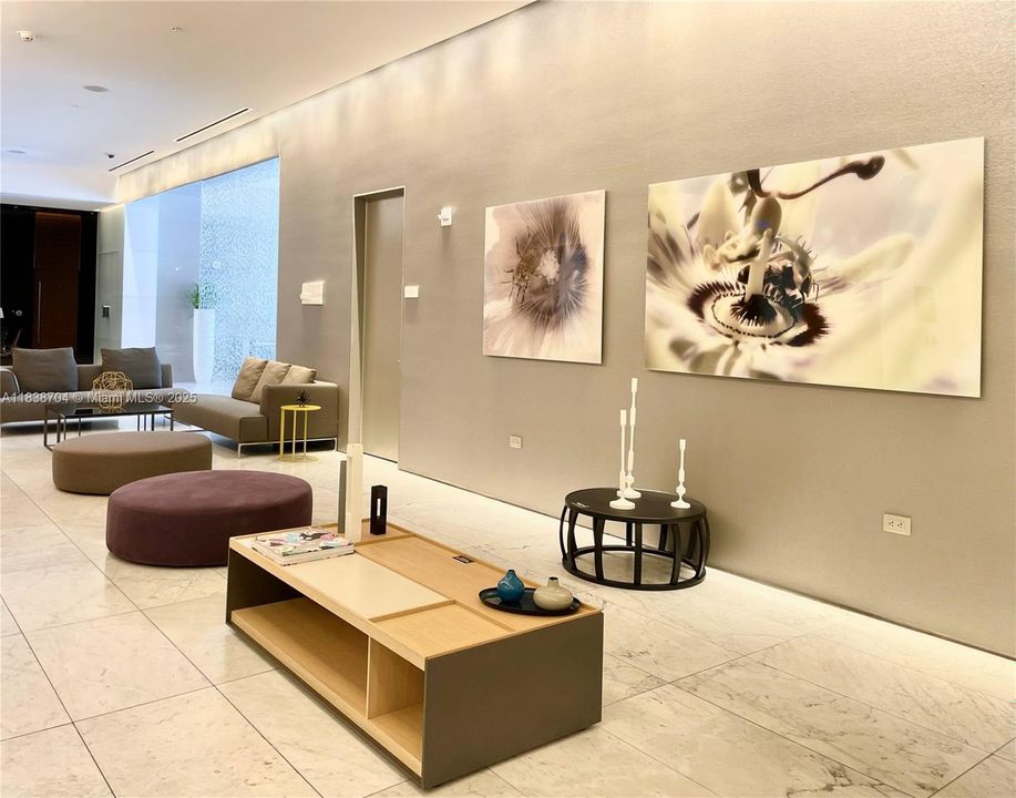 待售: $1,100,000 (2 贝兹, 2 浴室, 1202 平方英尺)