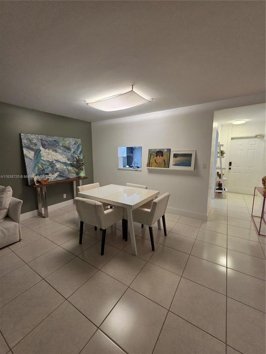 En Venta: $255,000 (2 camas, 2 baños, 1092 Pies cuadrados)