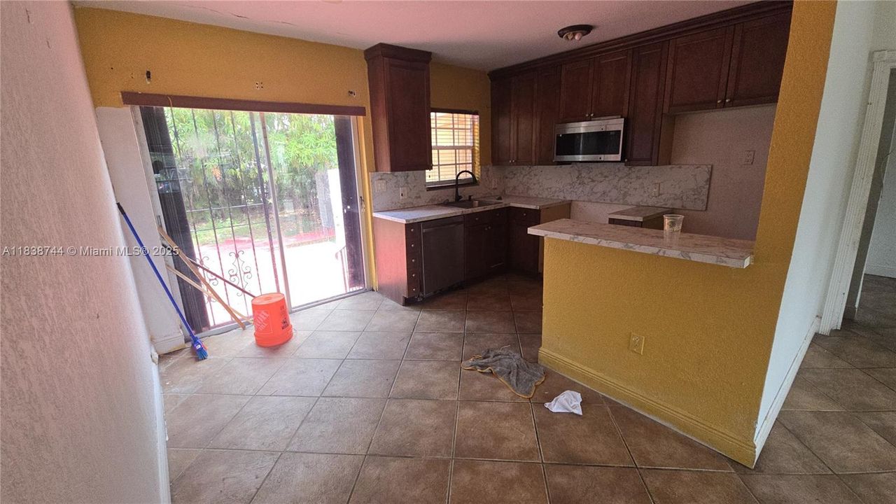 Vendido Recientemente: $499,000 (3 camas, 2 baños, 1080 Pies cuadrados)
