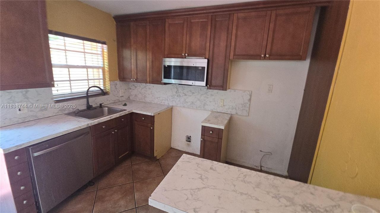 Vendido Recientemente: $499,000 (3 camas, 2 baños, 1080 Pies cuadrados)