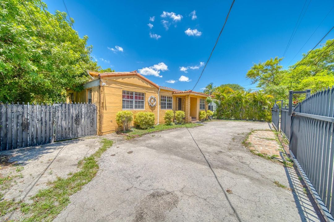 Vendido Recientemente: $499,000 (3 camas, 2 baños, 1080 Pies cuadrados)