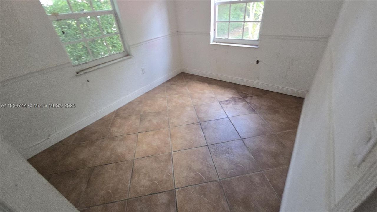 Vendido Recientemente: $499,000 (3 camas, 2 baños, 1080 Pies cuadrados)