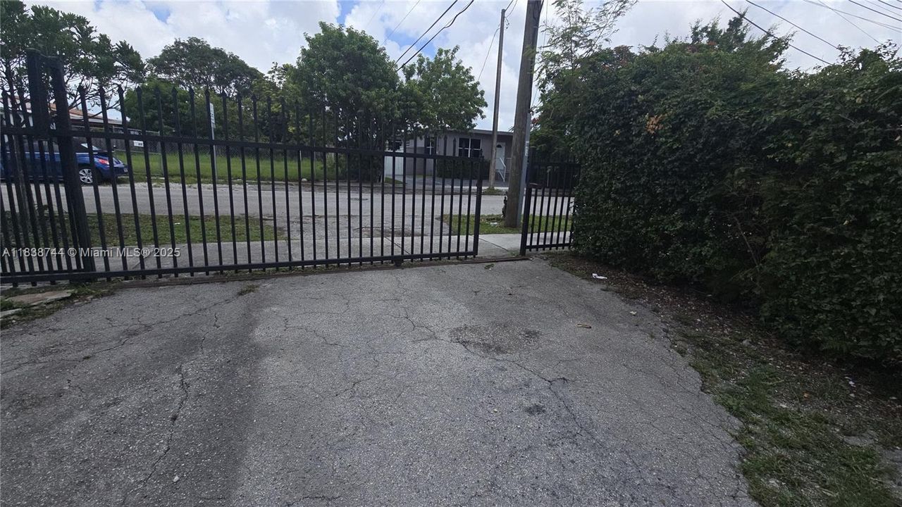 Vendido Recientemente: $499,000 (3 camas, 2 baños, 1080 Pies cuadrados)