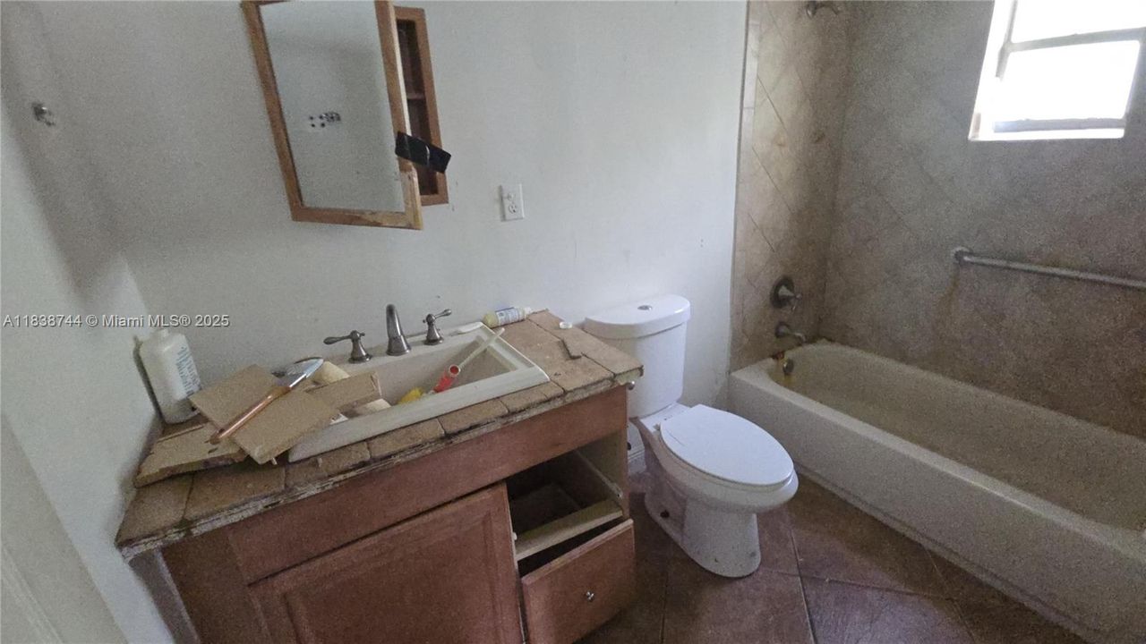 Vendido Recientemente: $499,000 (3 camas, 2 baños, 1080 Pies cuadrados)