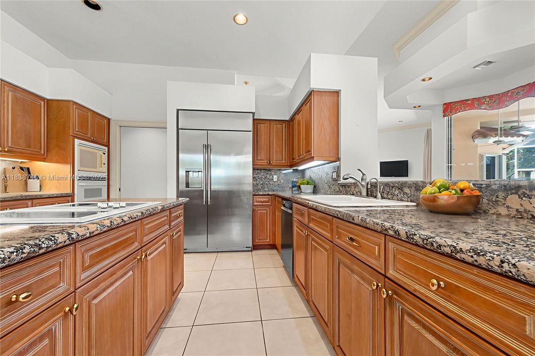 Recently Sold: $2,750,000 (5 beds, 4 baths, 4006 Square Feet)