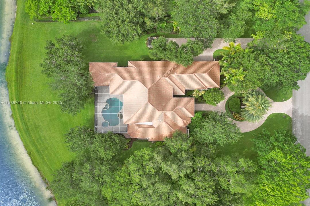 Recently Sold: $2,750,000 (5 beds, 4 baths, 4006 Square Feet)