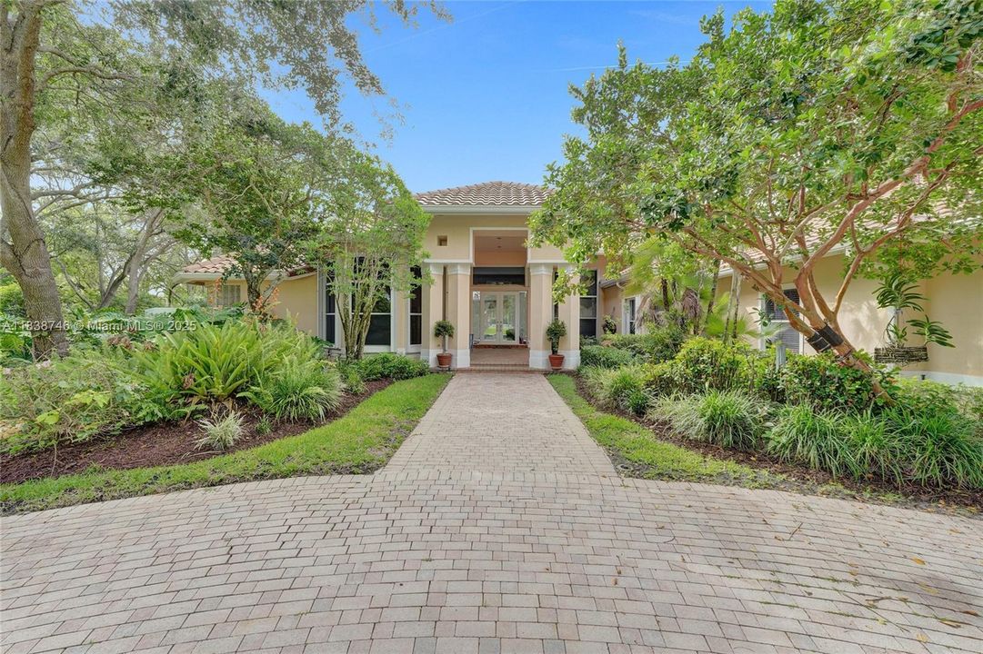 Recently Sold: $2,750,000 (5 beds, 4 baths, 4006 Square Feet)