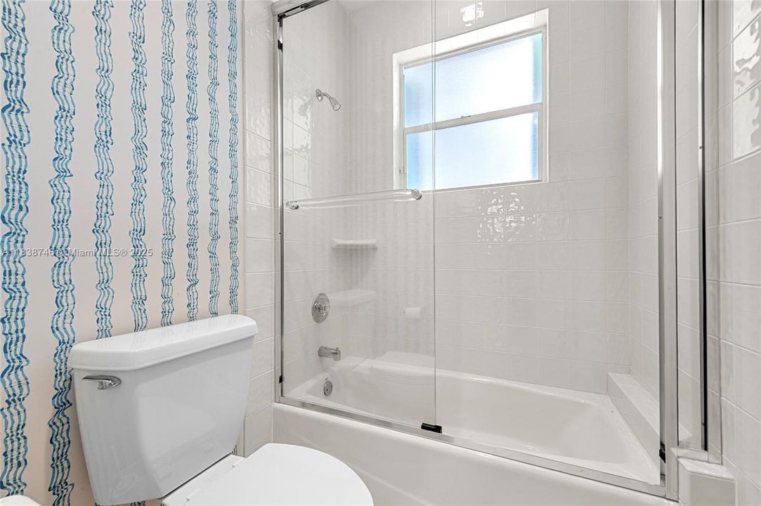 Recently Sold: $2,750,000 (5 beds, 4 baths, 4006 Square Feet)