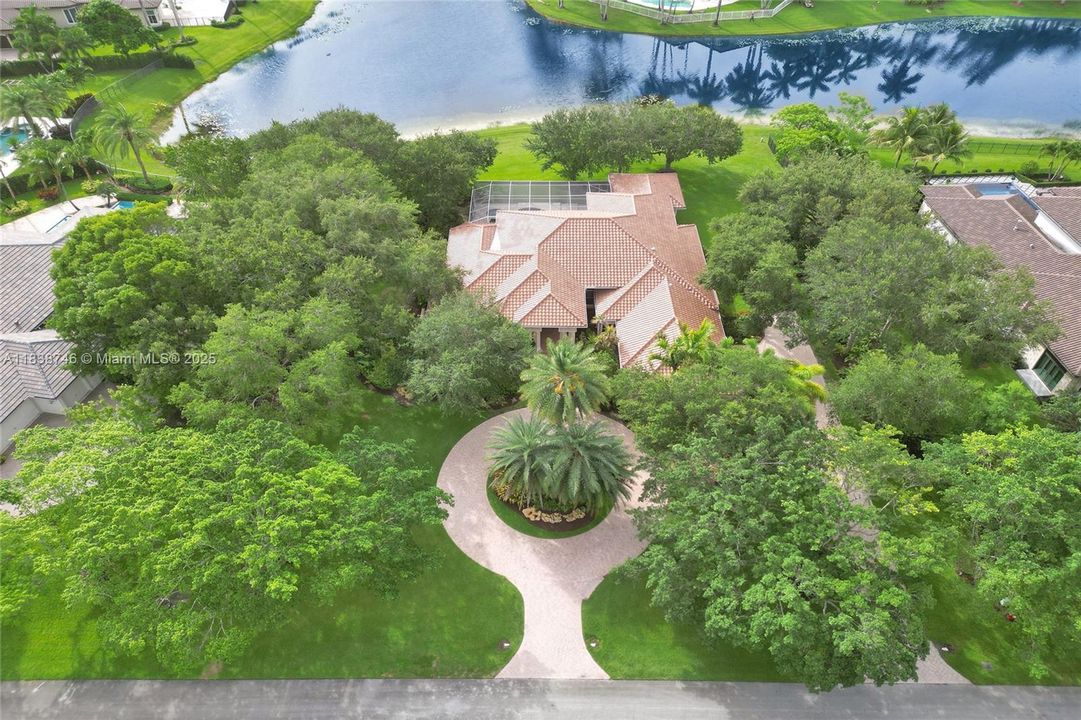 Recently Sold: $2,750,000 (5 beds, 4 baths, 4006 Square Feet)
