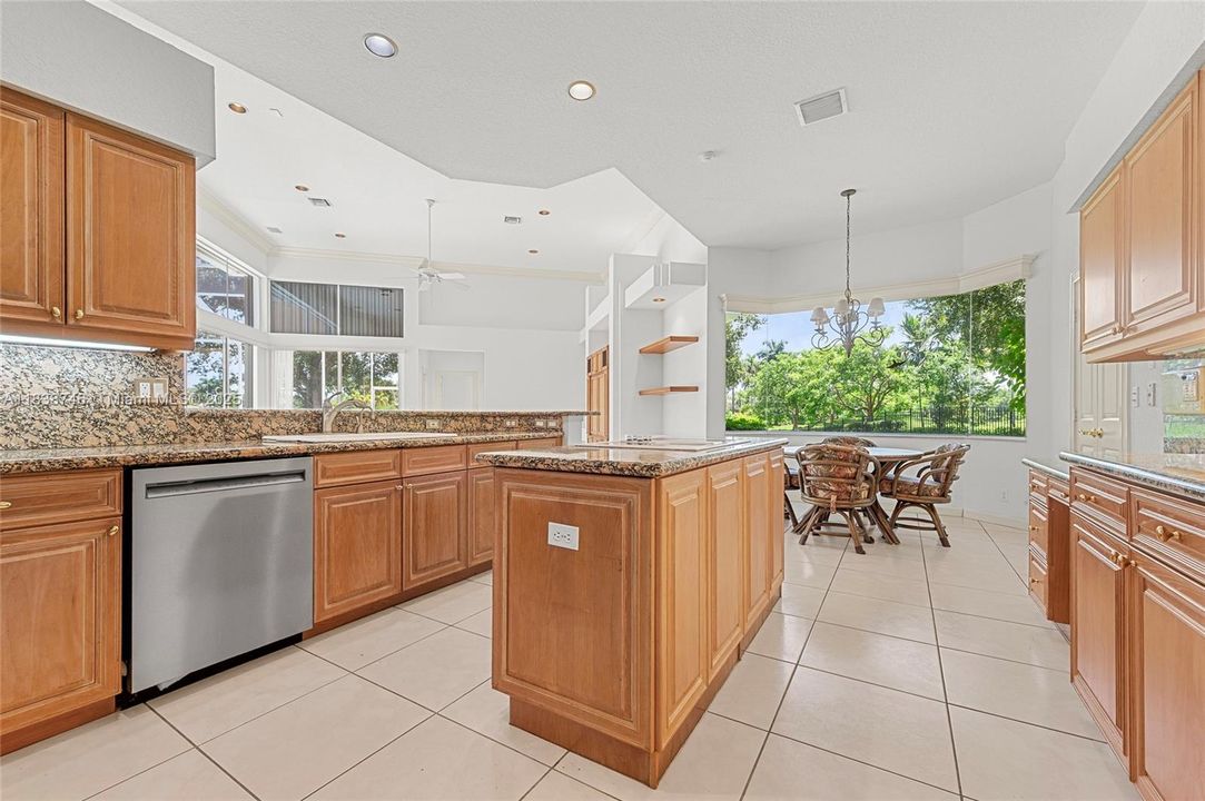 Recently Sold: $2,750,000 (5 beds, 4 baths, 4006 Square Feet)