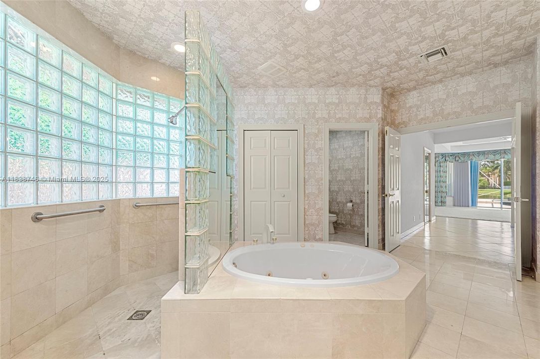 Recently Sold: $2,750,000 (5 beds, 4 baths, 4006 Square Feet)