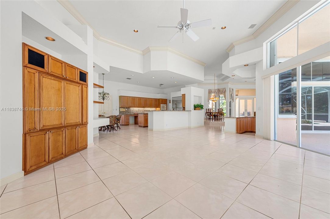 Recently Sold: $2,750,000 (5 beds, 4 baths, 4006 Square Feet)