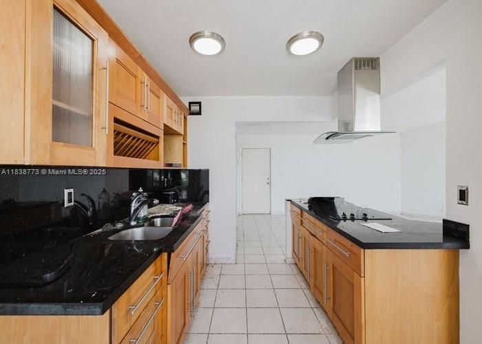 Vendido Recientemente: $233,000 (2 camas, 2 baños, 1069 Pies cuadrados)