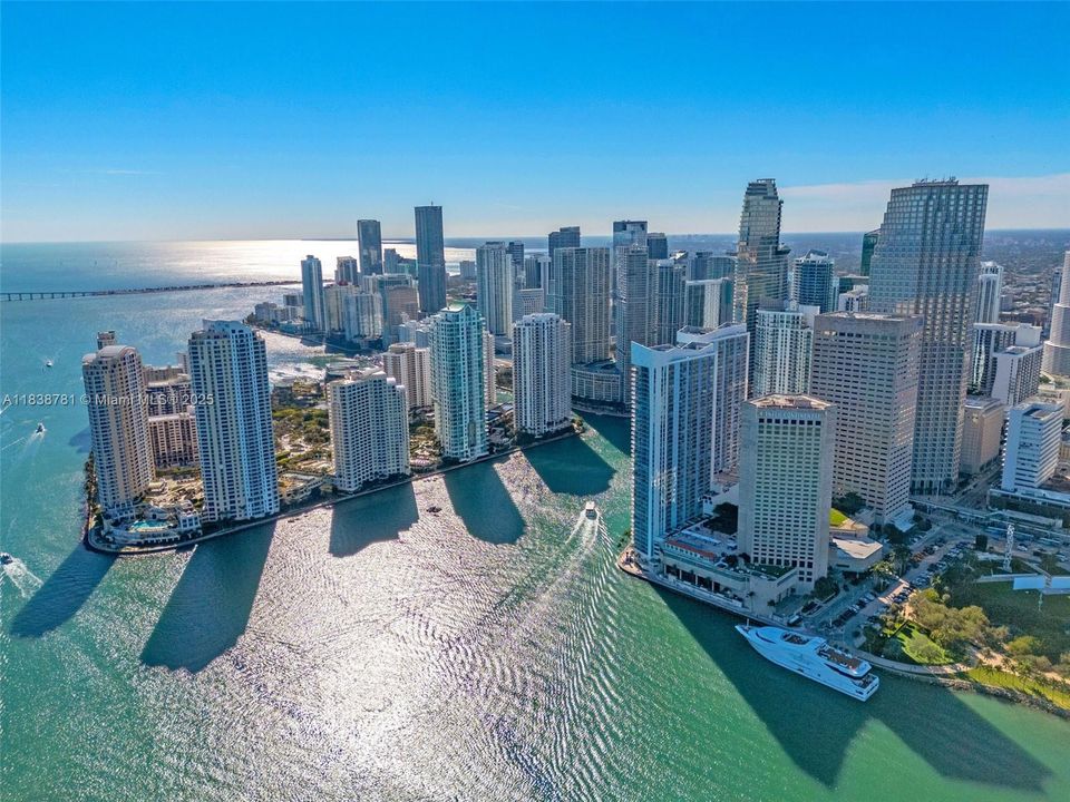 Recently Sold: $1,100,000 (3 beds, 2 baths, 1792 Square Feet)