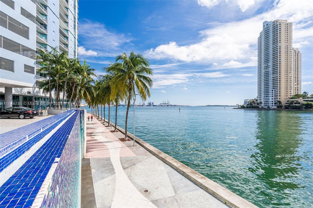 Recently Sold: $1,100,000 (3 beds, 2 baths, 1792 Square Feet)