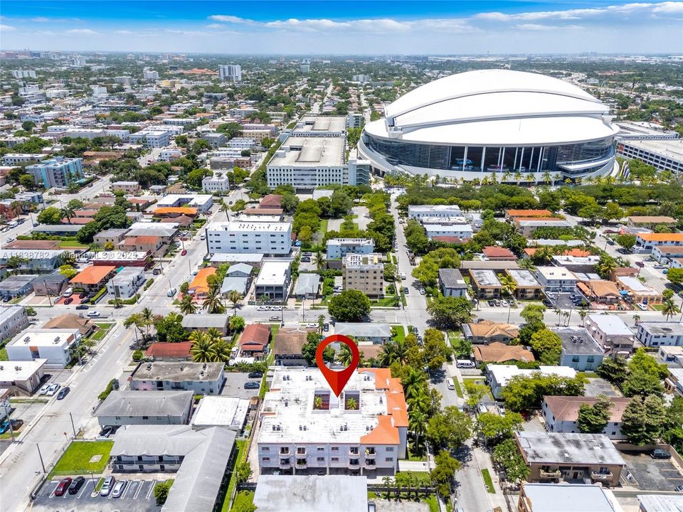 Под контрактом: $230,000 (2 спален, 1 ванн, 771 Квадратных фут)