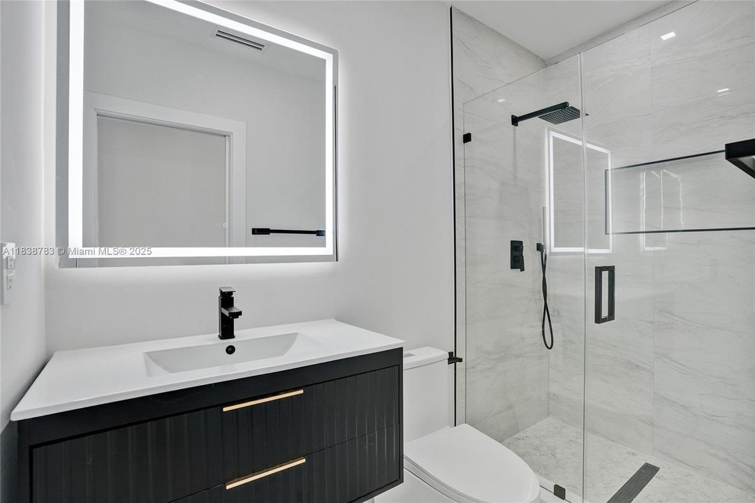 В аренду: $13,450 (5 спален, 5 ванн, 2122 Квадратных фут)