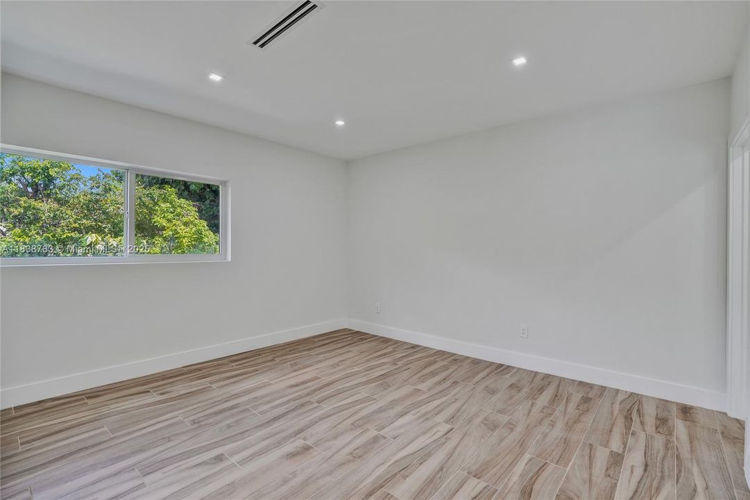 В аренду: $13,450 (5 спален, 5 ванн, 2122 Квадратных фут)