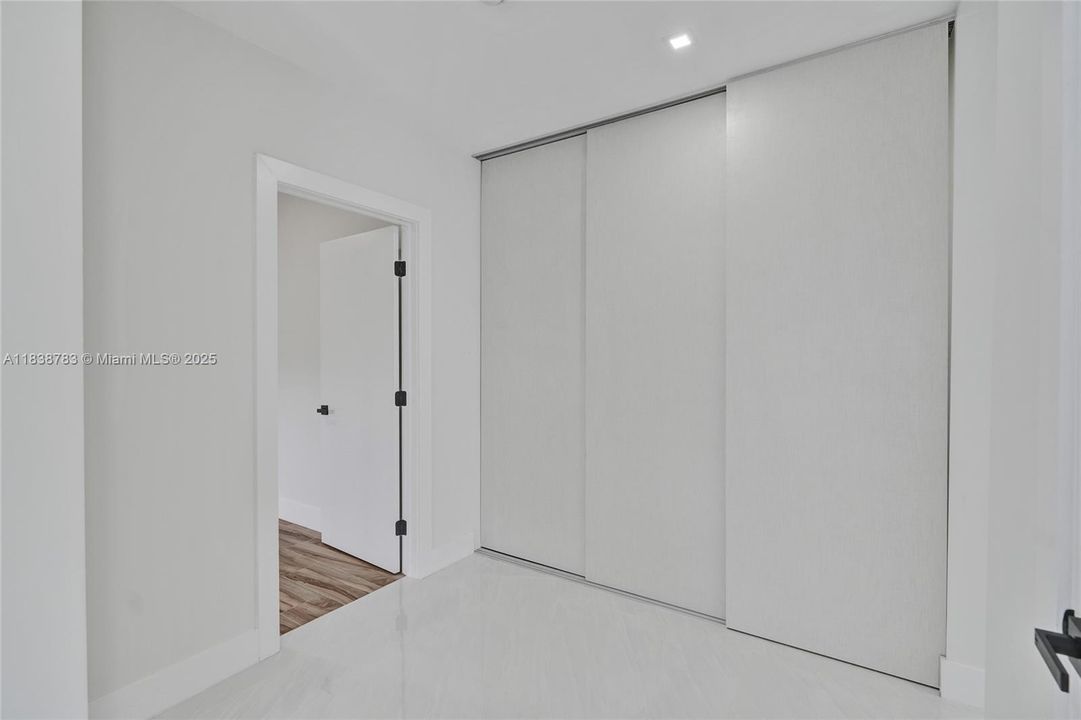 В аренду: $13,450 (5 спален, 5 ванн, 2122 Квадратных фут)