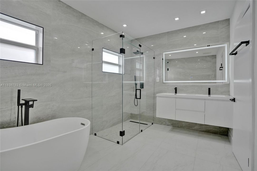 В аренду: $13,450 (5 спален, 5 ванн, 2122 Квадратных фут)