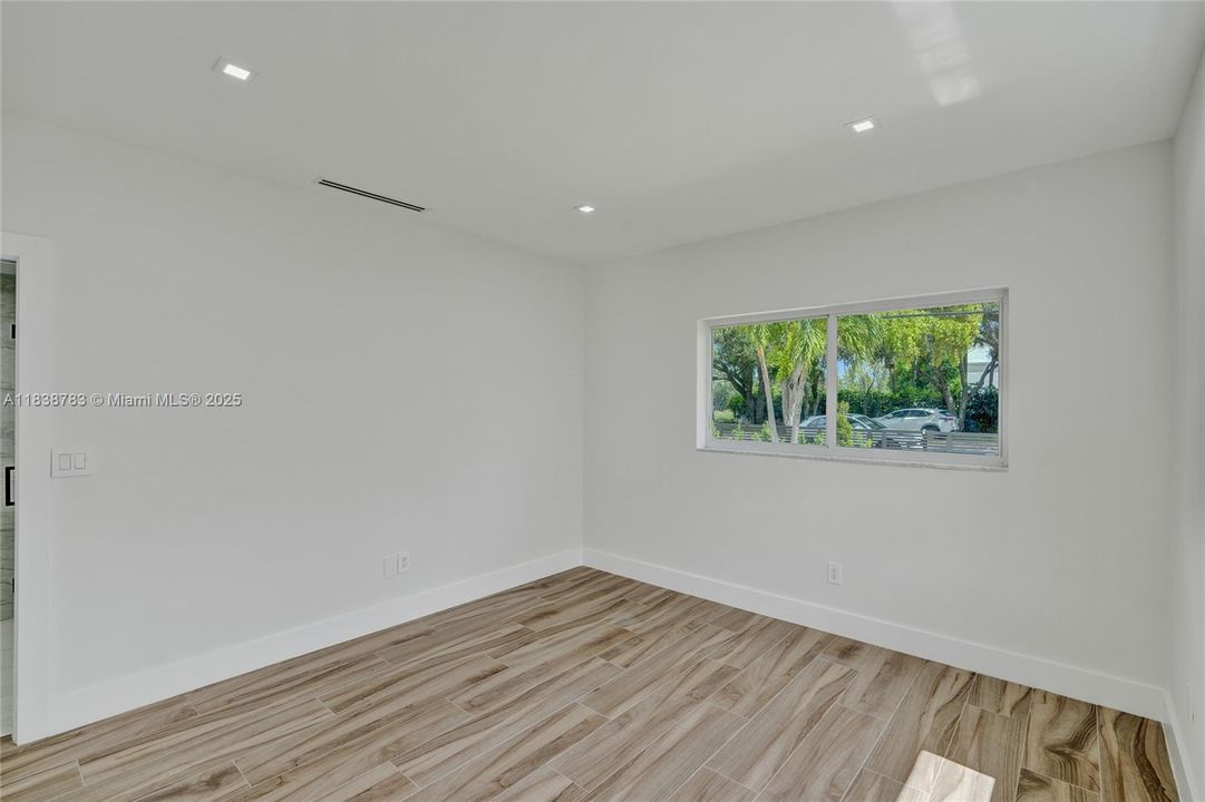 В аренду: $13,450 (5 спален, 5 ванн, 2122 Квадратных фут)