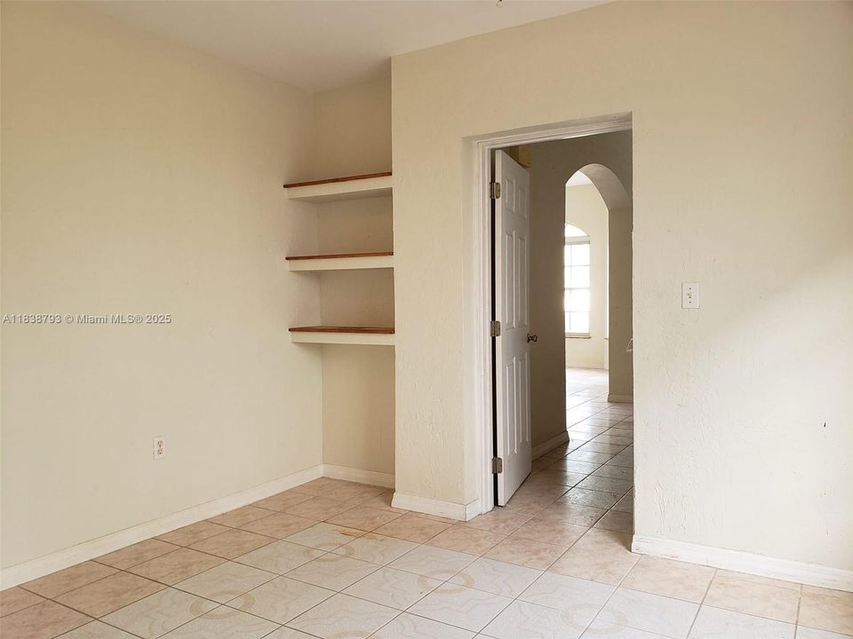 En Venta: $4,300,000 (5 camas, 4 baños, 3335 Pies cuadrados)