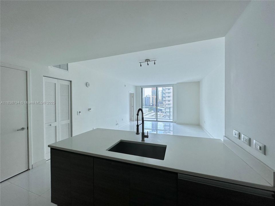 Vendido Recientemente: $519,900 (1 camas, 1 baños, 923 Pies cuadrados)