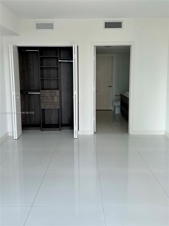 Vendido Recientemente: $519,900 (1 camas, 1 baños, 923 Pies cuadrados)