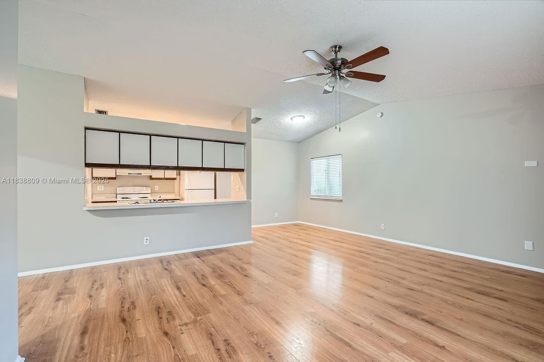 Active With Contract: $444,000 (3 beds, 2 baths, 1792 Square Feet)