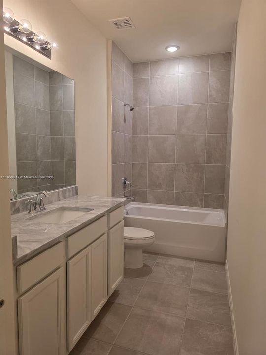 Recently Rented: $2,200 (3 beds, 2 baths, 0 Square Feet)