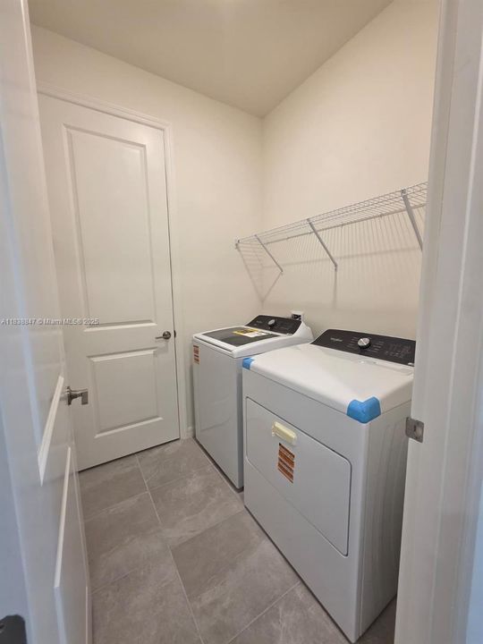 Recently Rented: $2,200 (3 beds, 2 baths, 0 Square Feet)