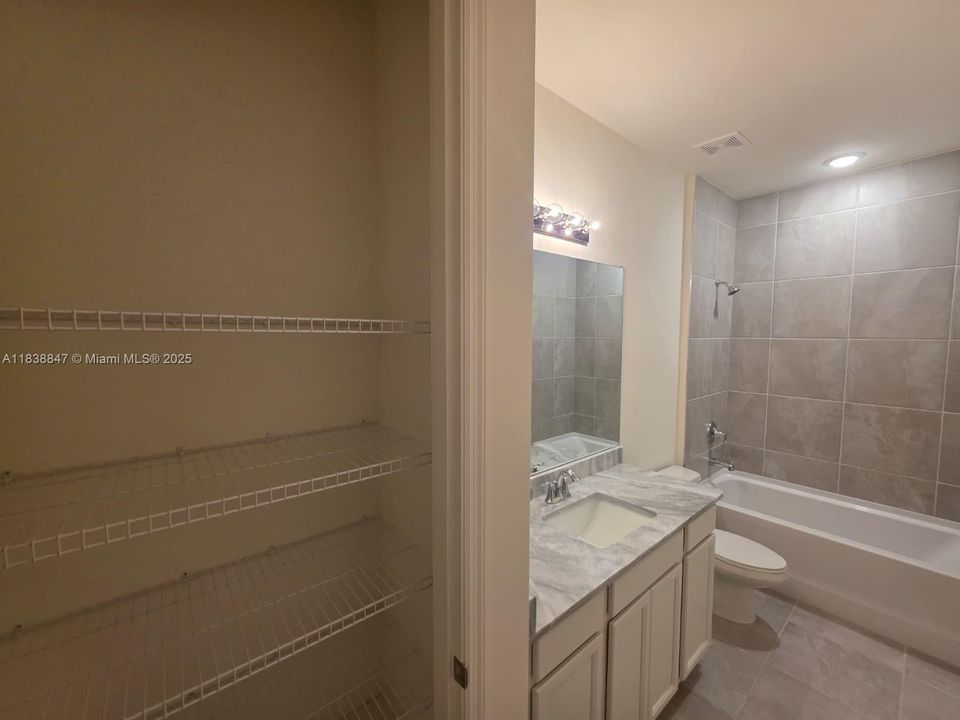 Recently Rented: $2,200 (3 beds, 2 baths, 0 Square Feet)