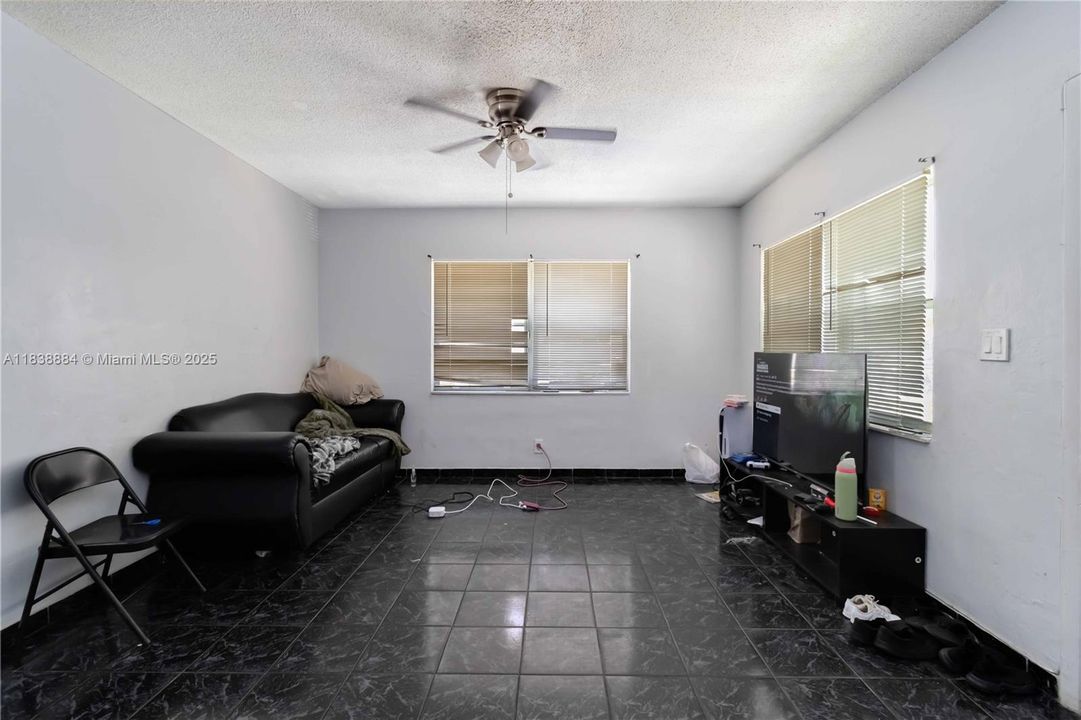 En Venta: $725,000 (0 camas, 0 baños, 2504 Pies cuadrados)