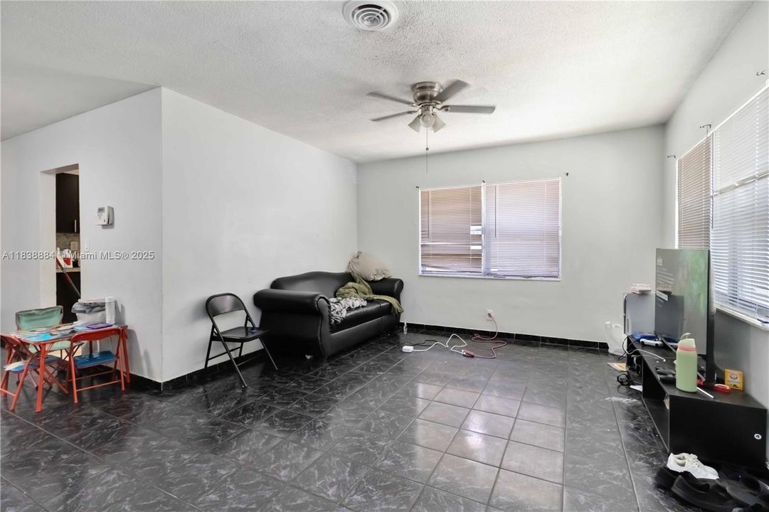 En Venta: $725,000 (0 camas, 0 baños, 2504 Pies cuadrados)