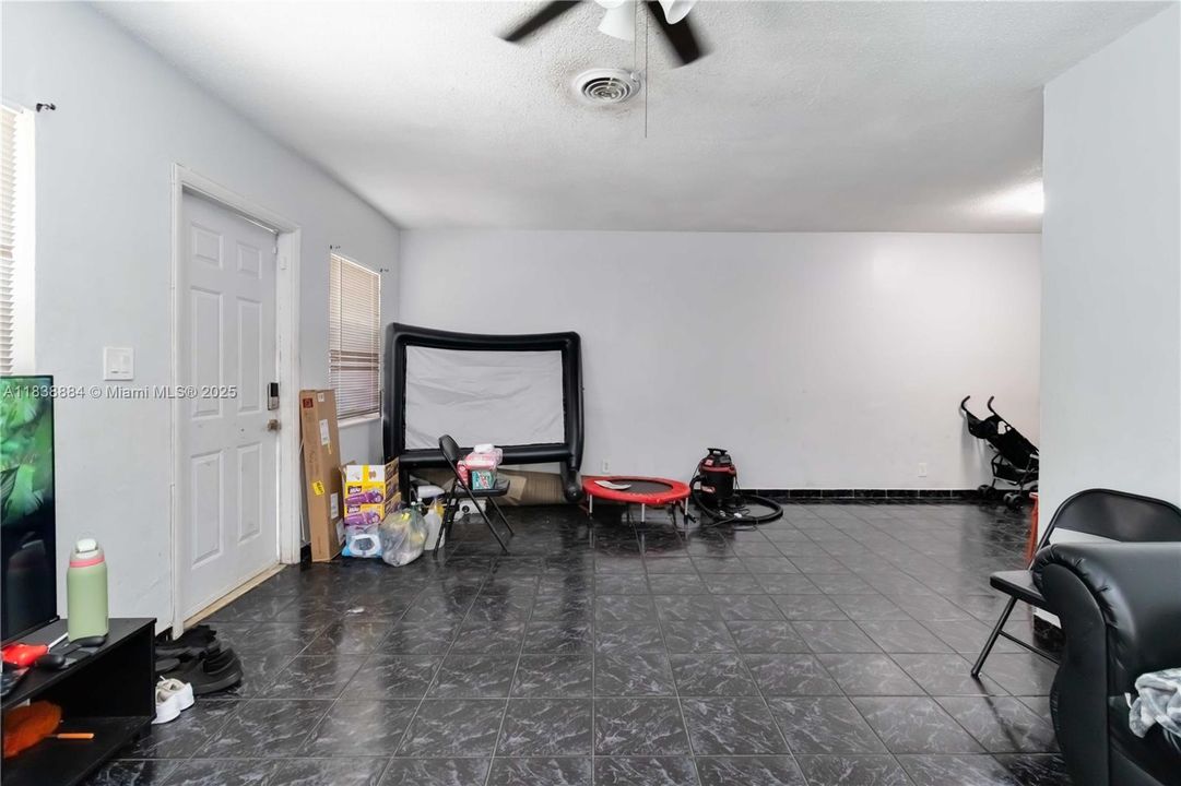 En Venta: $725,000 (0 camas, 0 baños, 2504 Pies cuadrados)