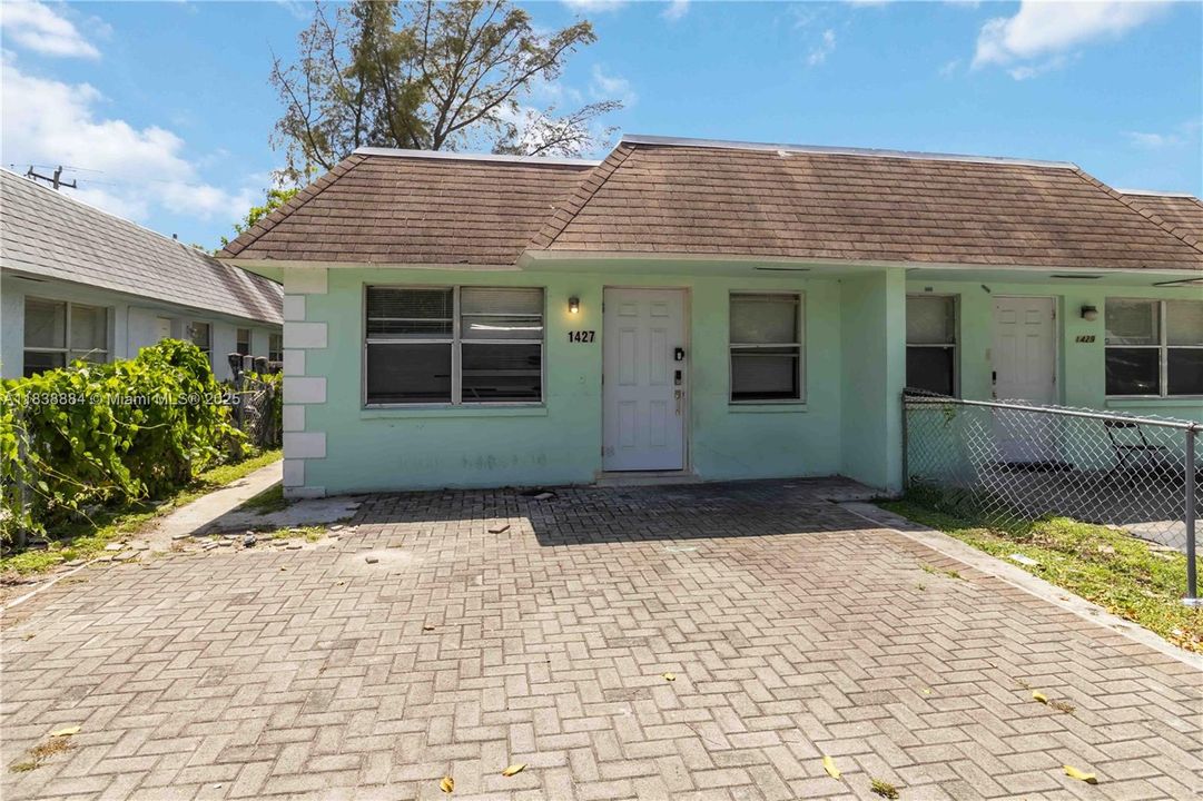 En Venta: $725,000 (0 camas, 0 baños, 2504 Pies cuadrados)