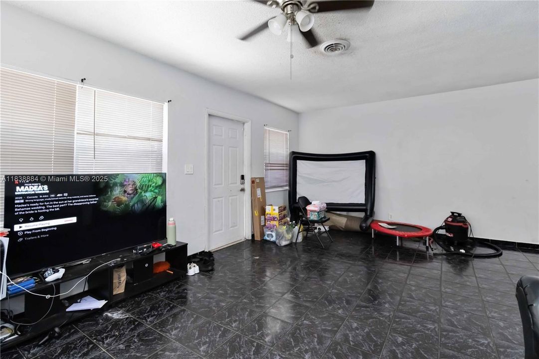 En Venta: $725,000 (0 camas, 0 baños, 2504 Pies cuadrados)