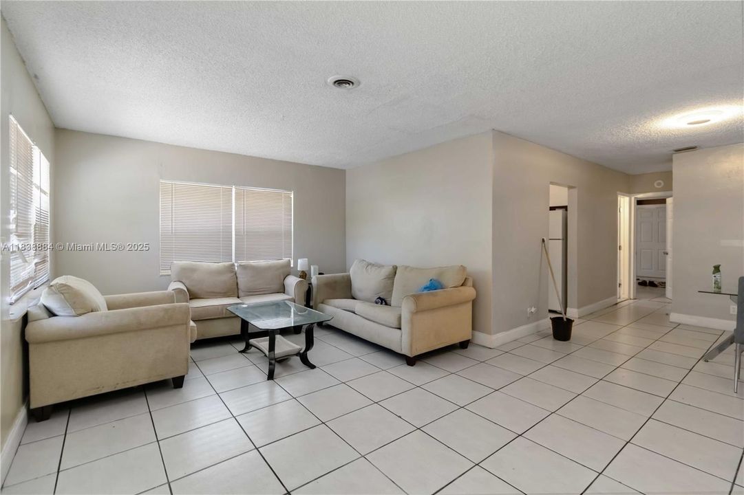 En Venta: $725,000 (0 camas, 0 baños, 2504 Pies cuadrados)