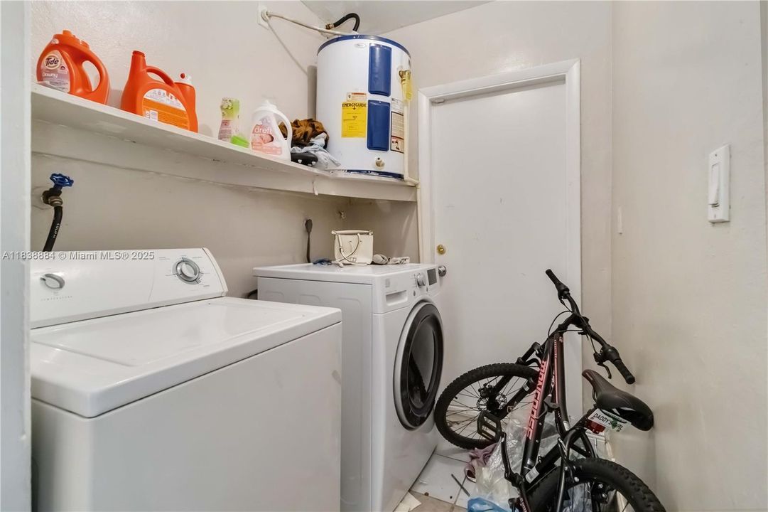 En Venta: $725,000 (0 camas, 0 baños, 2504 Pies cuadrados)