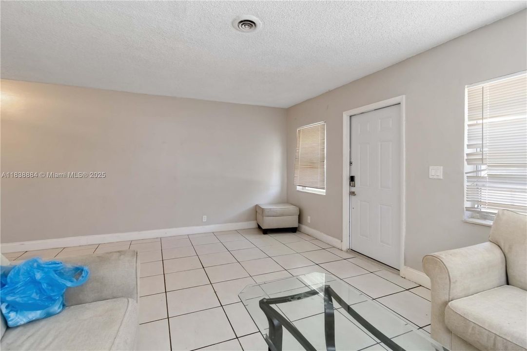 En Venta: $725,000 (0 camas, 0 baños, 2504 Pies cuadrados)