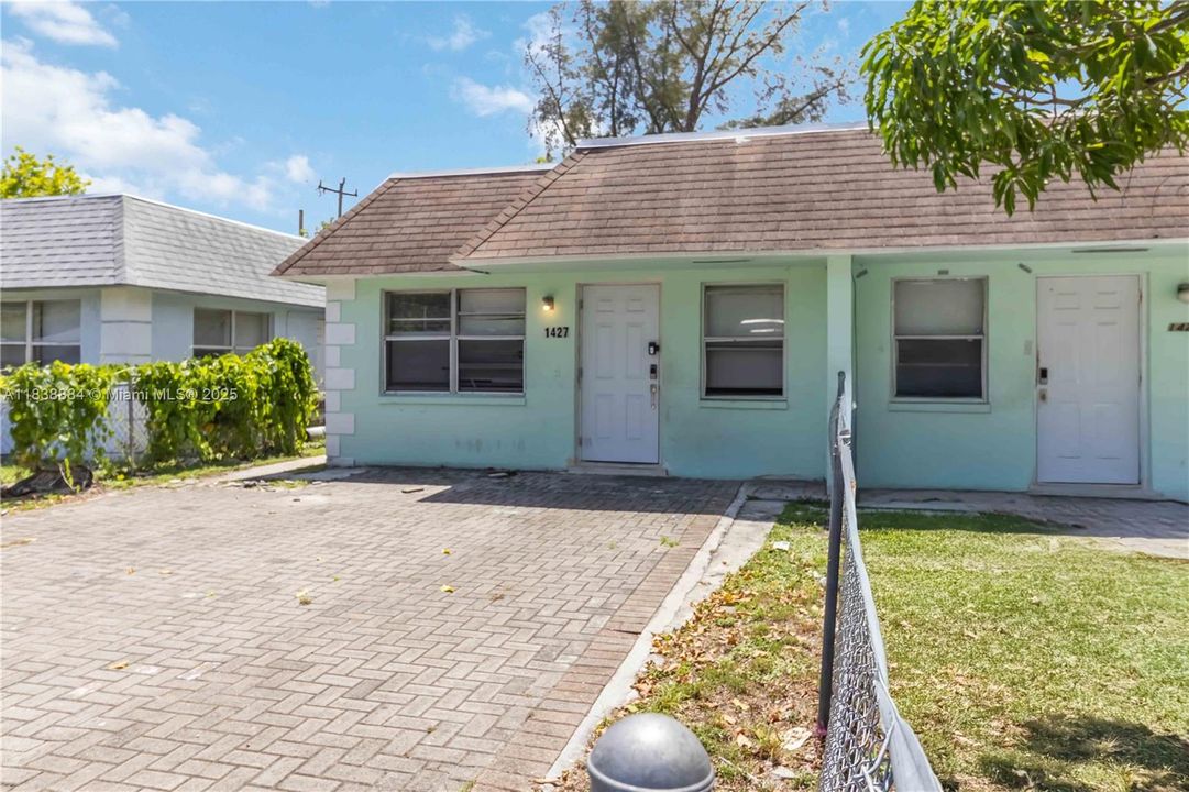 En Venta: $725,000 (0 camas, 0 baños, 2504 Pies cuadrados)