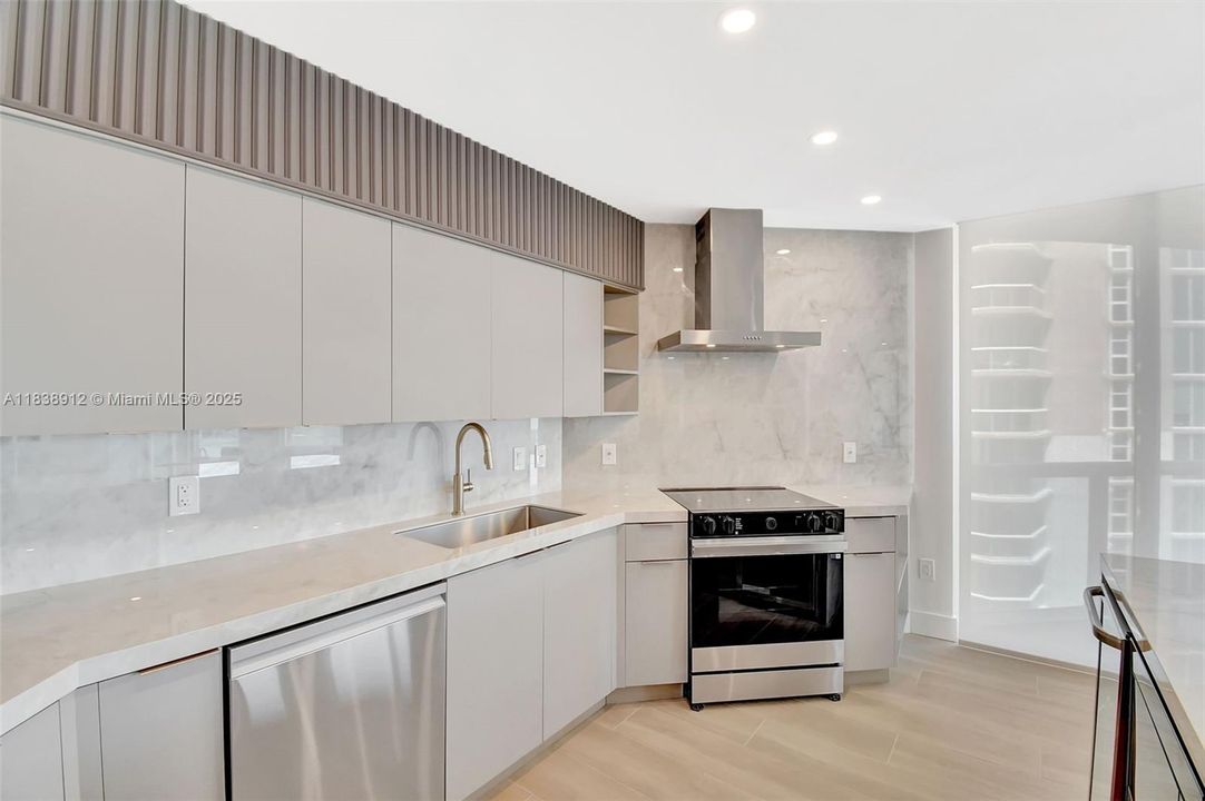 En Venta: $1,075,000 (2 camas, 2 baños, 1610 Pies cuadrados)