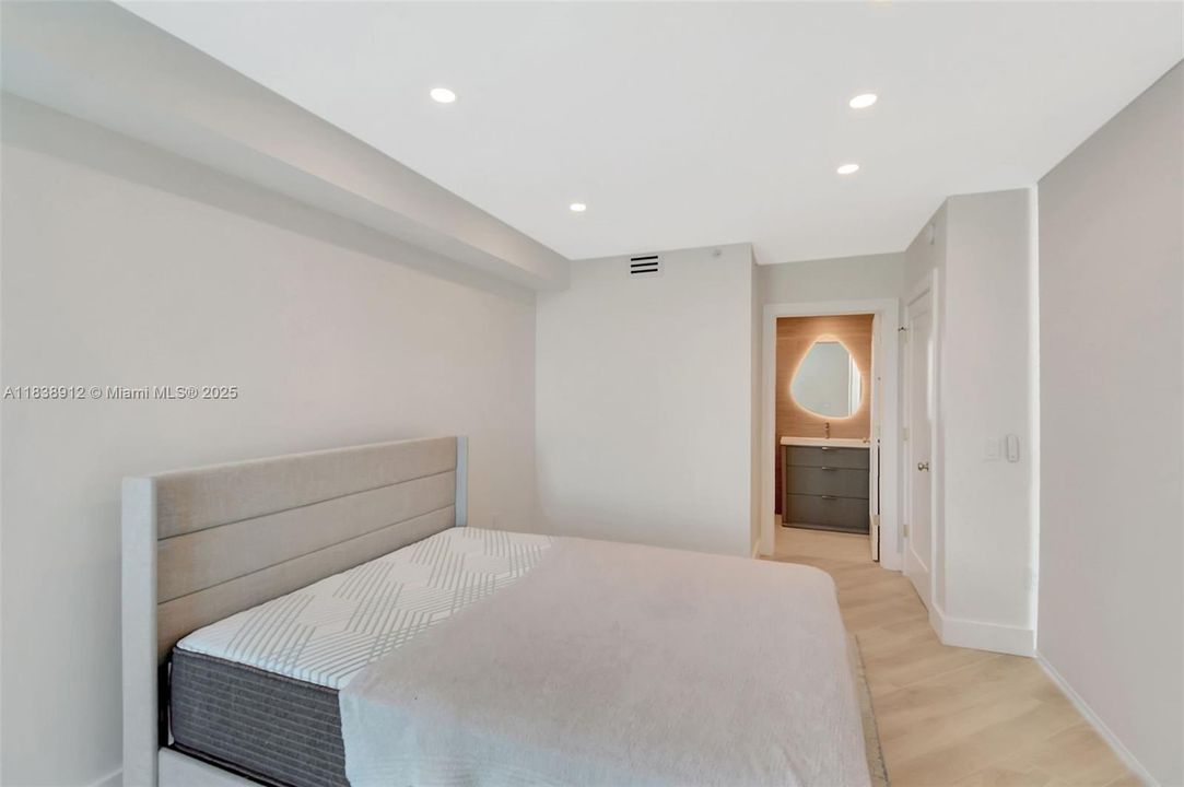 En Venta: $1,075,000 (2 camas, 2 baños, 1610 Pies cuadrados)