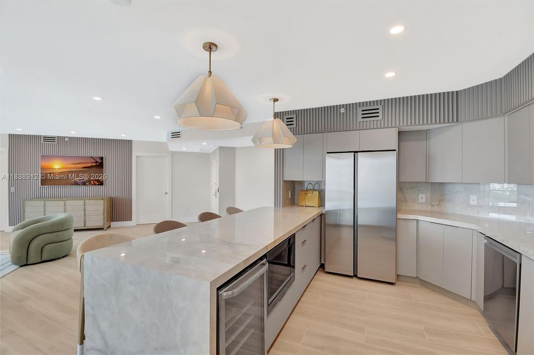 En Venta: $1,075,000 (2 camas, 2 baños, 1610 Pies cuadrados)