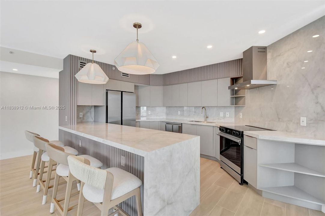 En Venta: $1,075,000 (2 camas, 2 baños, 1610 Pies cuadrados)