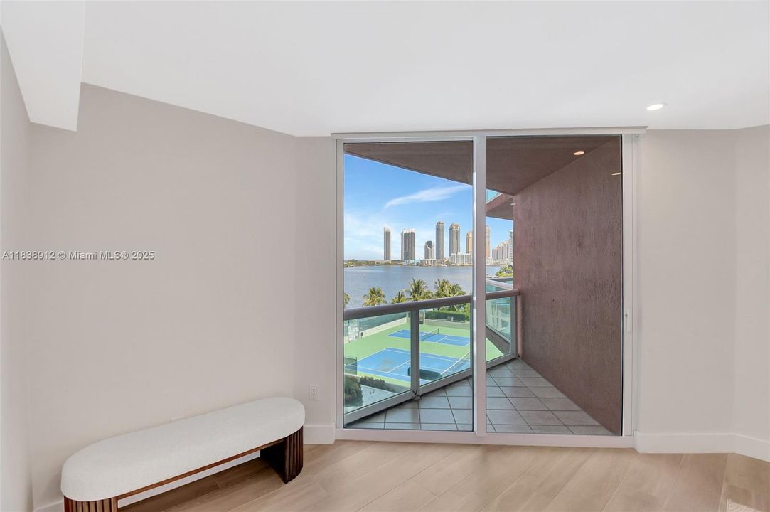 En Venta: $1,075,000 (2 camas, 2 baños, 1610 Pies cuadrados)