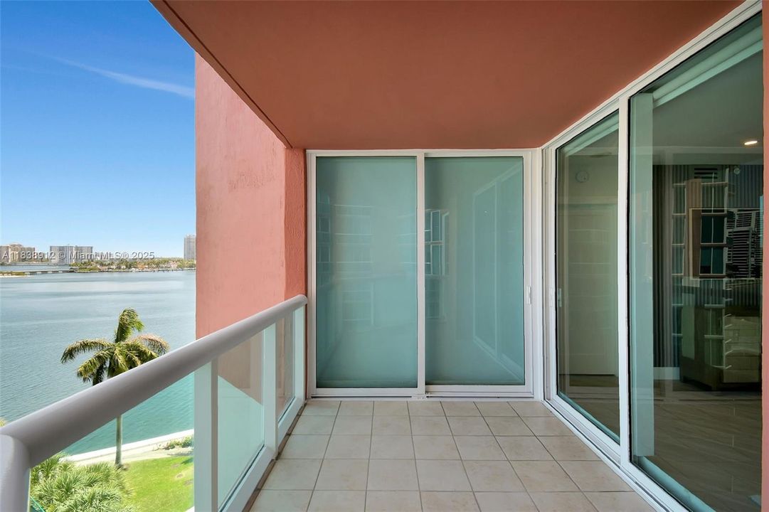 En Venta: $1,075,000 (2 camas, 2 baños, 1610 Pies cuadrados)